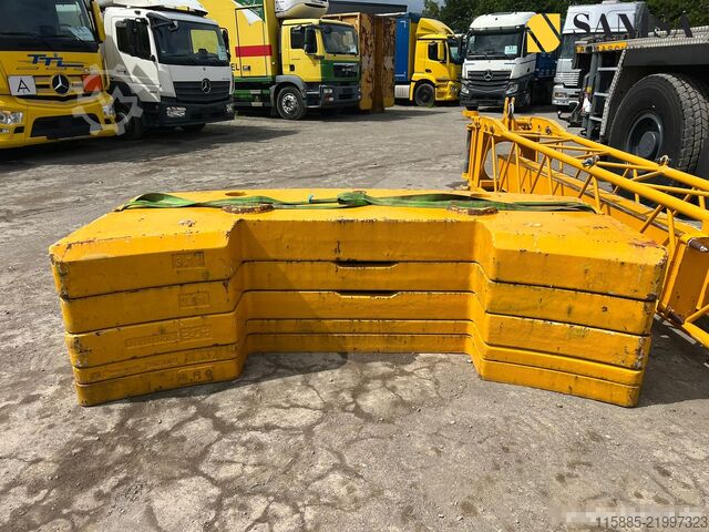 Truck mounted crane Faun Tadano ATF 60-3/Autokran/6x6x6/Klappspit