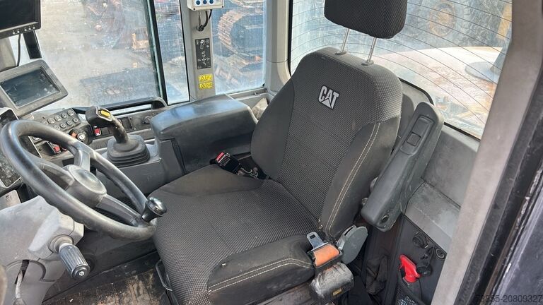 Radlader Caterpillar 930M