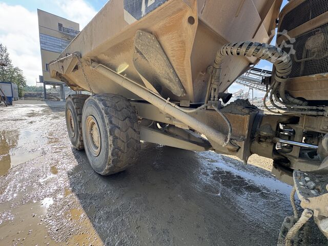 Dumper caterpillar 725