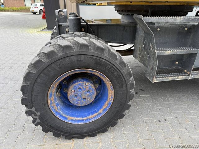 Wheel excavator Komatsu PW 180-10 wielkraan