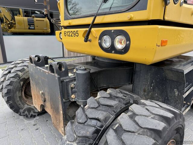 Wheel excavator Komatsu PW 180-10 wielkraan