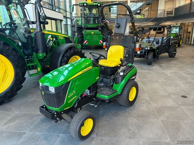 John Deere 1026R John Deere 1026R