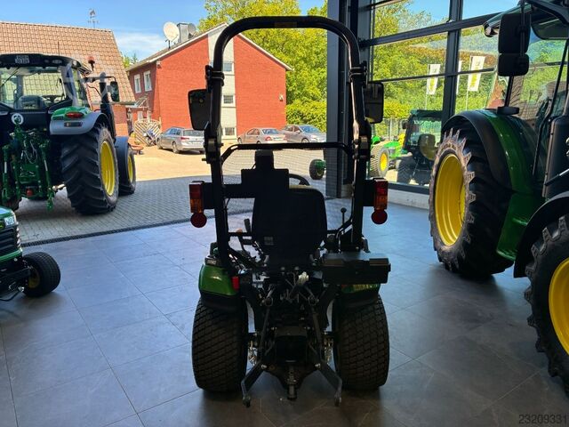 John Deere 1026R John Deere 1026R