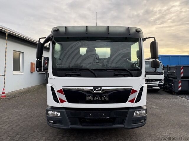 Abrollkipper Transporter man TGL 8.220 BB City Abrollkipper Aut., 2 x AHK sofort verfügbar!