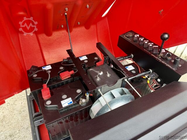 Ride-on vacuum sweeper Stolzenberg Twin Top TT 1100 / E Aufsitzkehrmaschine