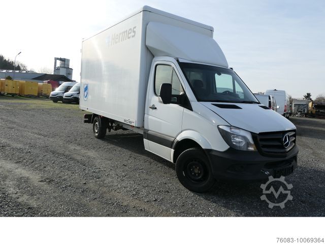 Box van MERCEDES-BENZ 316 Maxi Möbelkoffer extrahoch 2,38m Motorschade