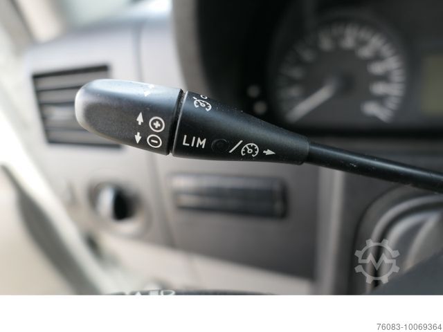 Box van MERCEDES-BENZ 316 Maxi Möbelkoffer extrahoch 2,38m Motorschade