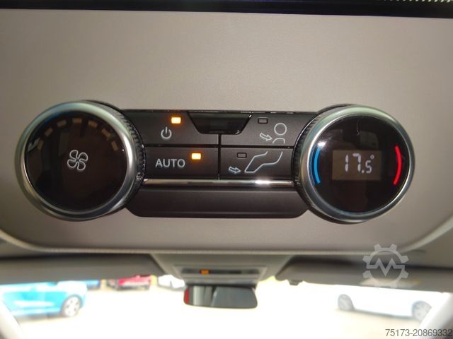 Minibus FORD Tourneo Custom L1 Sport PHEV AHK Exklusiv 360Kam