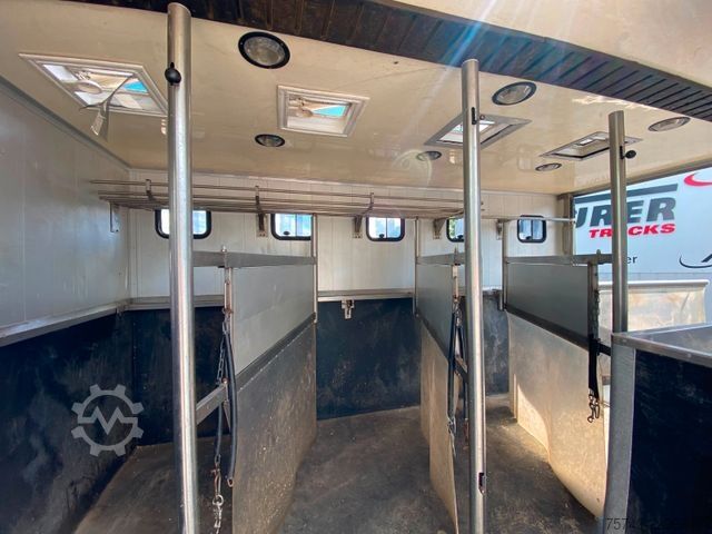 Cattle truck MERCEDES-BENZ Atego 8180 4-5  Pferde  Wohnung