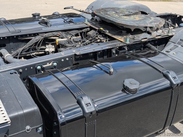 Volume tractor unit MAN TGX 18.520 LL SA Low-Liner, MIETEN?
