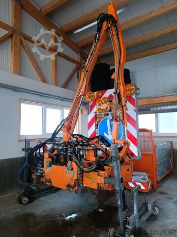 Public utility vehicle Mulag Kombinationmähgerät MKM 700