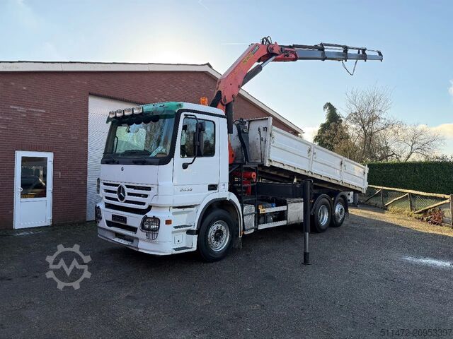 3-Seiten-Kipper Mercedes-Benz Actros 2536 / 6X2 / Kipper/Kraan / Palfinger PK...