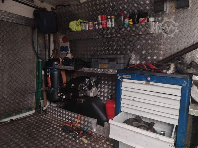 Wrecker Ford TRANSIT 125T300