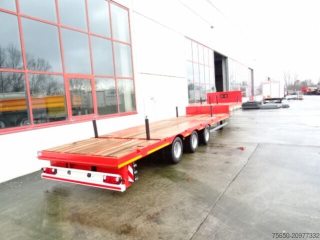 Low loader semitrailer Möslein STO 3 Schwebheim  3 Achs Satteltieflader Plato