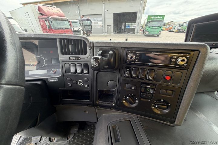 Flatbed truck with tarp Scania P230 LB 4x2 Plane/HB / Swiss-Vehicle