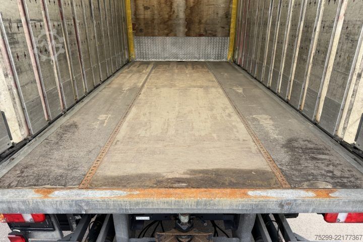 Flatbed truck with tarp Scania P230 LB 4x2 Plane/HB / Swiss-Vehicle
