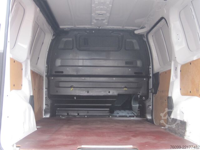 Medium-length panel van Citroen Jumpy 2.0 HDI  Profi M L2H1 3-Sitzer AHK