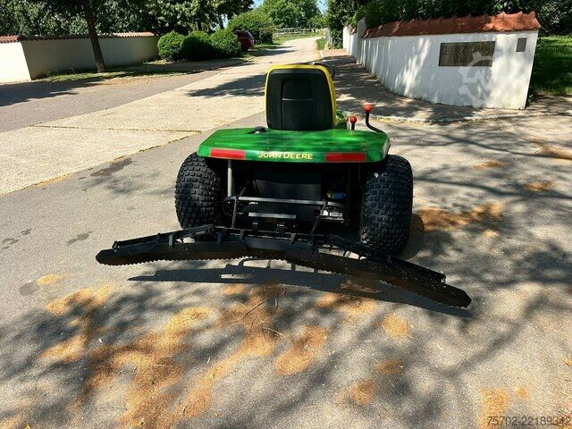 Van John-Deere 1200A Bunkerharke Motorrechen