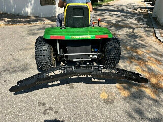 Van John-Deere 1200A Bunkerharke Motorrechen