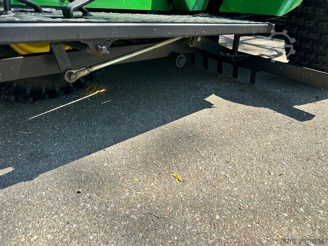 Van John-Deere 1200A Bunkerharke Motorrechen