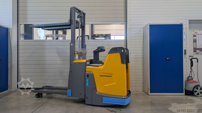 Doppelstockstapler Jungheinrich ERD 220  neuwertig