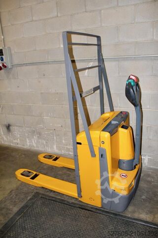 Niederhubwagen Jungheinrich EJE 118 FRUTERA