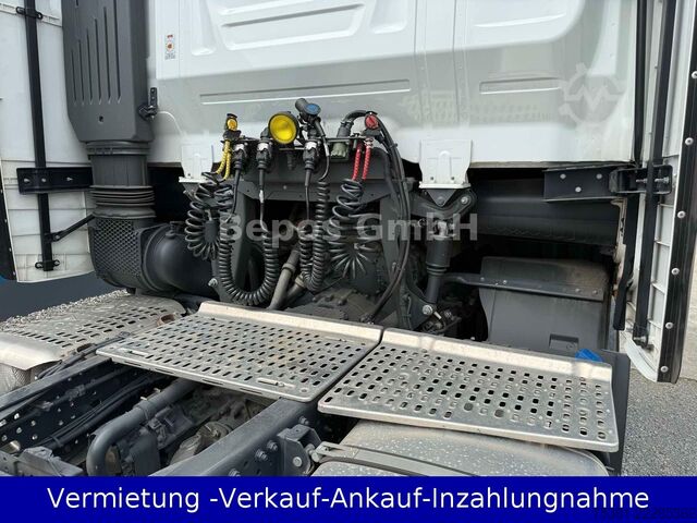 Standard tractor unit IVECO S-Way AS440 ST/P