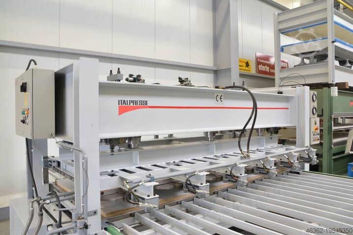 Veneer press Italpresse PRASA Z DOCISKAMI BOCZNYMI PL/9 SPECIAL