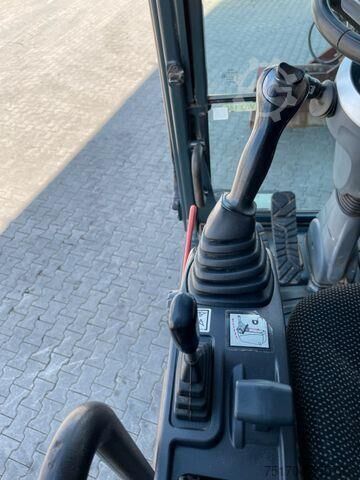 Radbagger Hyundai HW 180 / 3.054h / hydr. Grabenräumer / Klima