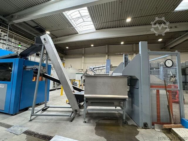 Gebrauchte SIPA-Blasformmaschine 2017 - 18.000 bph Sipa SFR EVO3