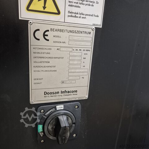 Vertikales Bearbeitungszentrum Doosan DNM 400 II