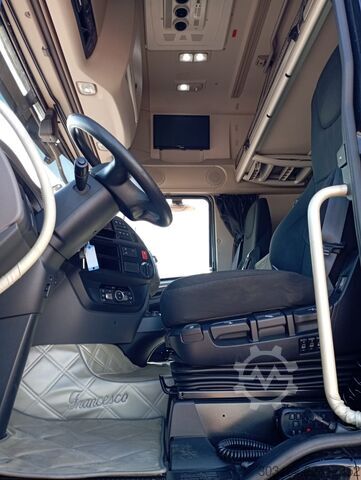 Standard SZM DAF XF 530 FT euro6d col.nero unipropietario