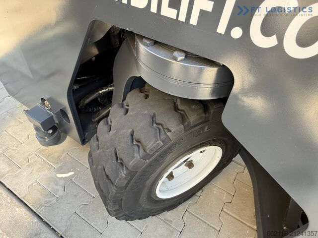 Vierwegestapler Combilift C5000E / TRIPLEX 8300MM WIDE POSITIONER