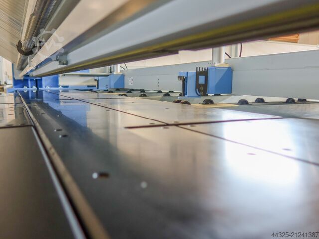 Plattensäge – Beschickung von vorne HOLZMA HPP 250/38/38