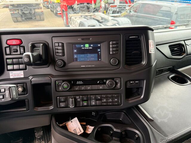 Flatbed truck SCANIA R500 6x4 Pritsche mit Kran Palfinger PK53002 SH