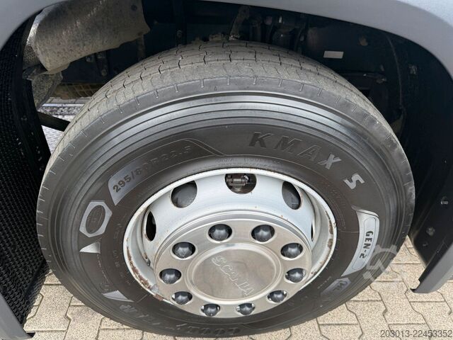 Flatbed truck SCANIA R500 6x4 Pritsche mit Kran Palfinger PK53002 SH