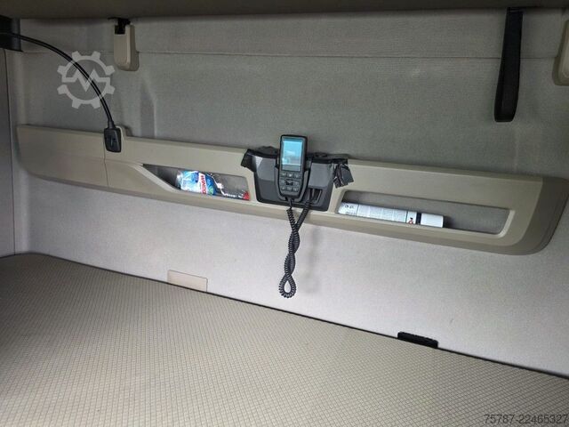 Standard tractor unit MAN 18.470 TGX XXL Unfall, Retarder, 2 Kreis Hydr.