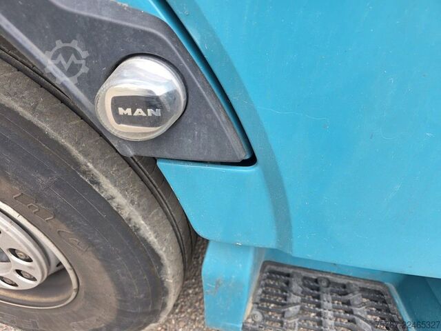 Standard tractor unit MAN 18.470 TGX XXL Unfall, Retarder, 2 Kreis Hydr.