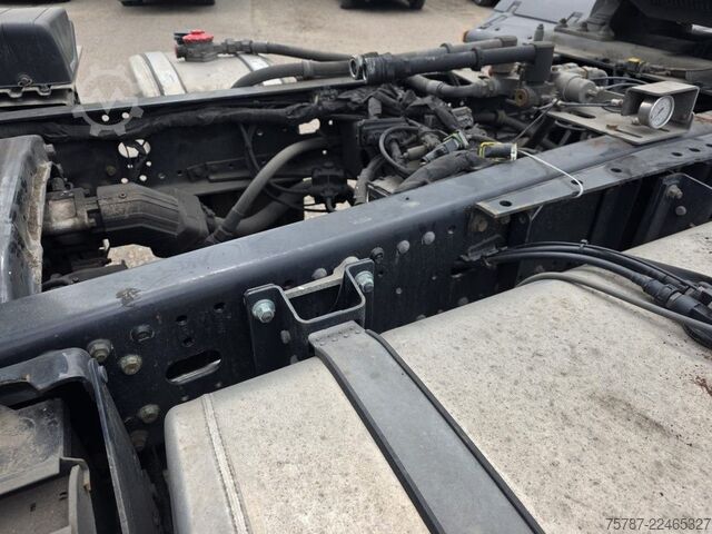 Standard tractor unit MAN 18.470 TGX XXL Unfall, Retarder, 2 Kreis Hydr.