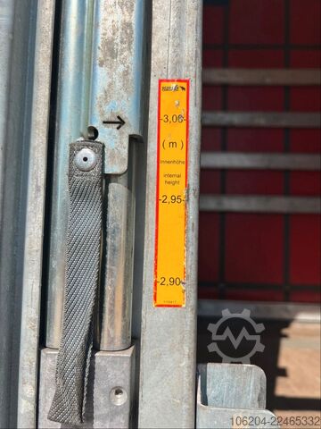 Auflieger SCHMITZ CARGOBULL MEGA Curtainsider Seitenplane  SCB*S3T