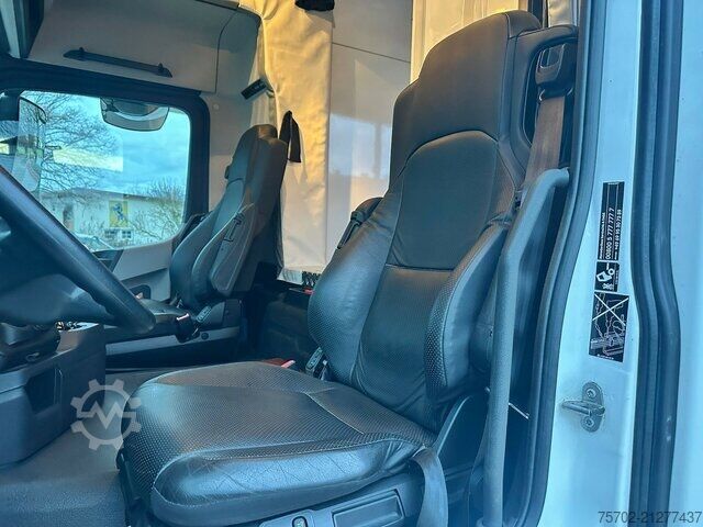 Van Mercedes-Benz Antos 1835 5-6 Pferde Wohnung Popout