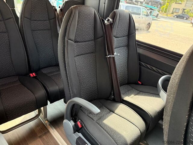 Minibus MERCEDES-BENZ Sprinter 517 Transfer 45 LL 19 +1 Tremonia