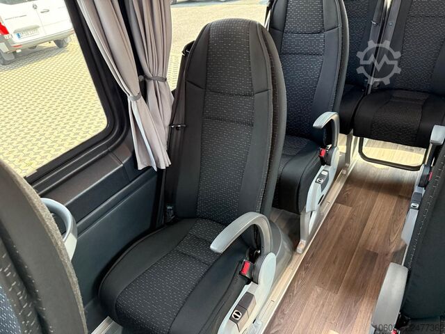 Minibus MERCEDES-BENZ Sprinter 517 Transfer 45 LL 19 +1 Tremonia