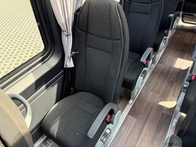 Minibus MERCEDES-BENZ Sprinter 517 Transfer 45 LL 19 +1 Tremonia