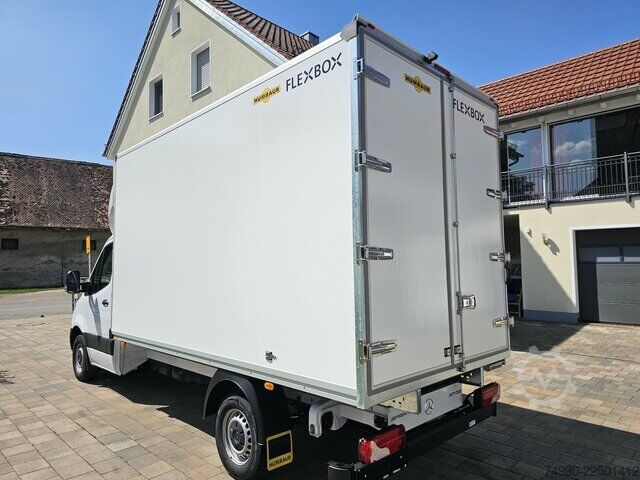 Van Mercedes-Benz Sprinter 317 CDI Koffer GFK Flex Box RWD sofort