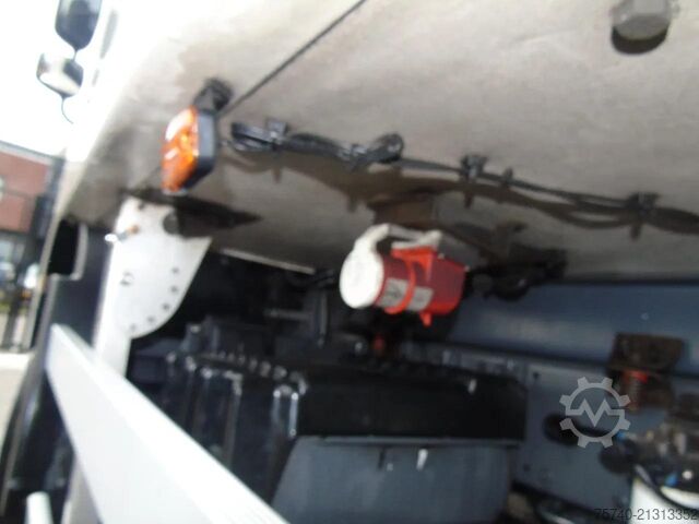 Refrigerated/freezer transport DAF CF 290 + CARRIER + LOADLIFT