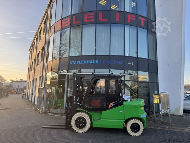 Elektro 4 Rad-Stapler Noblelift CPD55A