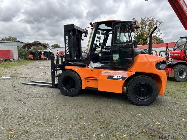 Diesel Forklift Doosan D90S-9
