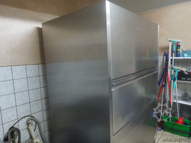 Universalspülmaschine/Haubenspülautomat HOBART UXT 101