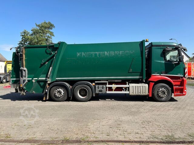 Garbage truck MERCEDES-BENZ 2533 / Faun VarioPress 524 + Schüttung